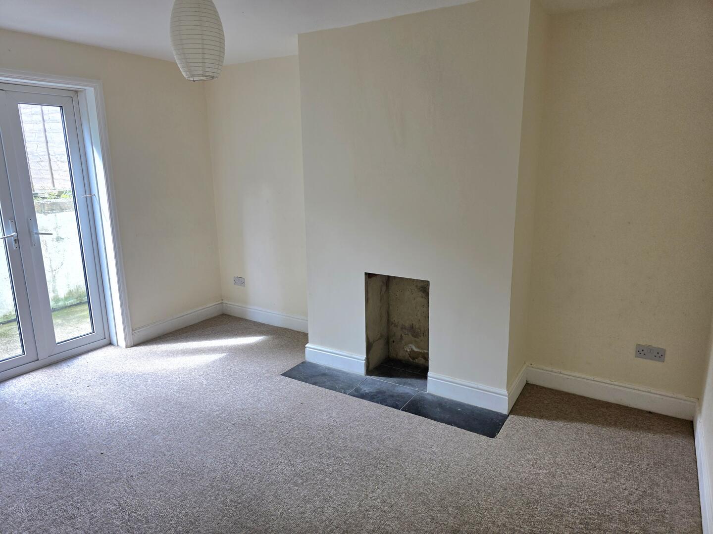3 bed property in Whitepit Lane, Newport